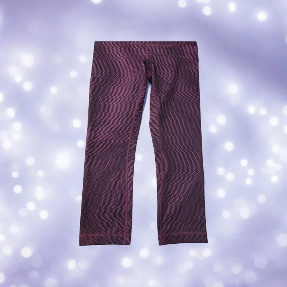 Lululemon Athletica woman's size 6 Shiftted Horizon red and grape color